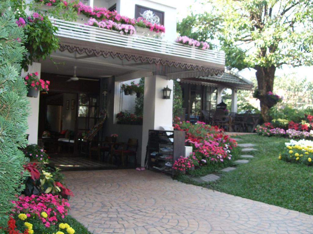 Rachamankha Flora House Hotel Chiang Mai Ngoại thất bức ảnh