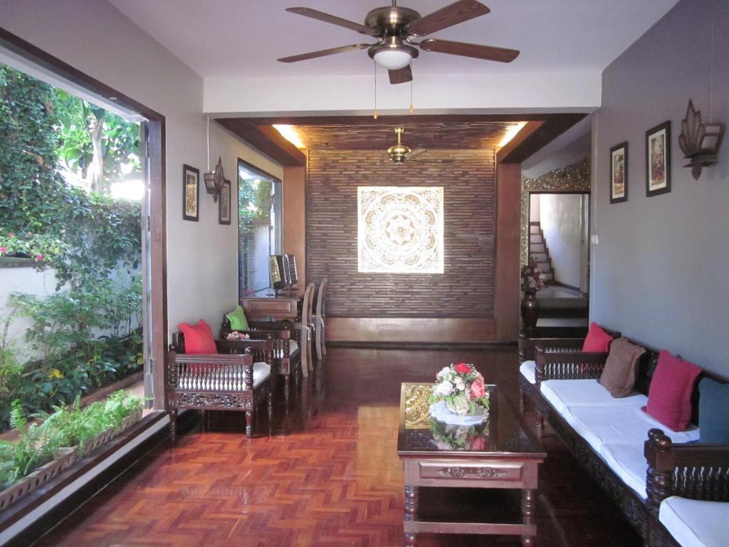 Rachamankha Flora House Hotel Chiang Mai Ngoại thất bức ảnh