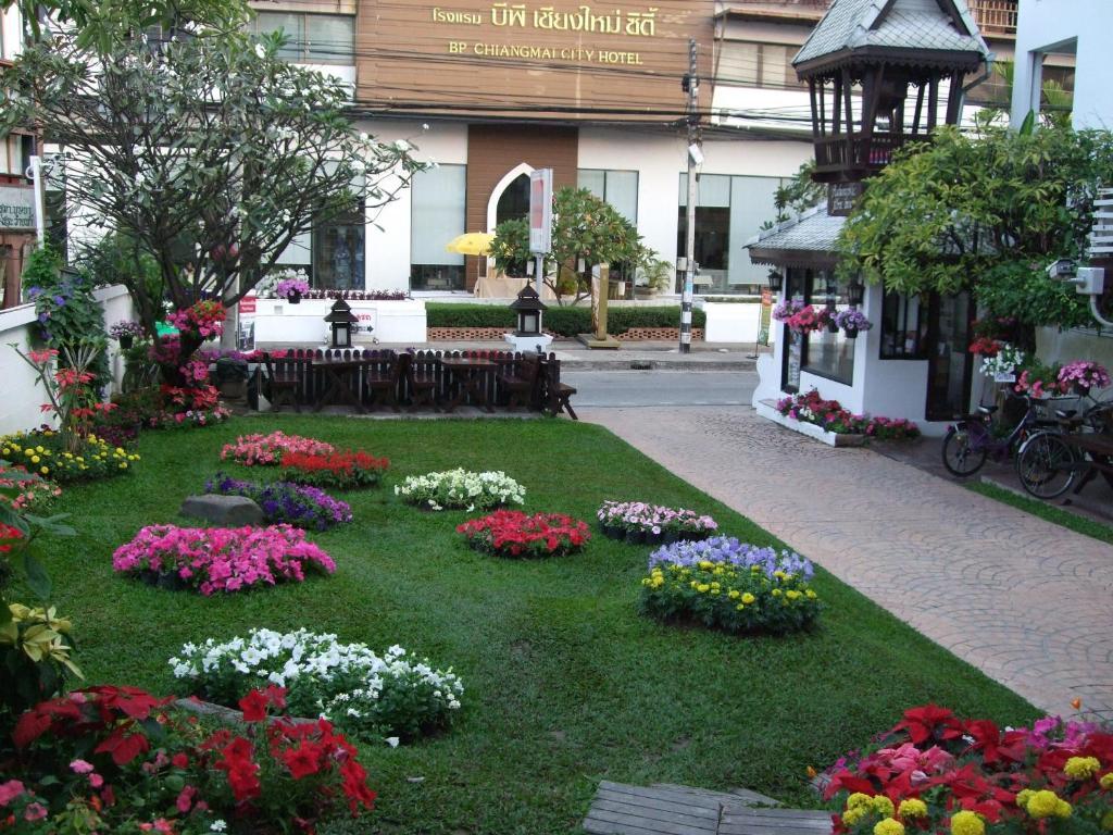 Rachamankha Flora House Hotel Chiang Mai Ngoại thất bức ảnh