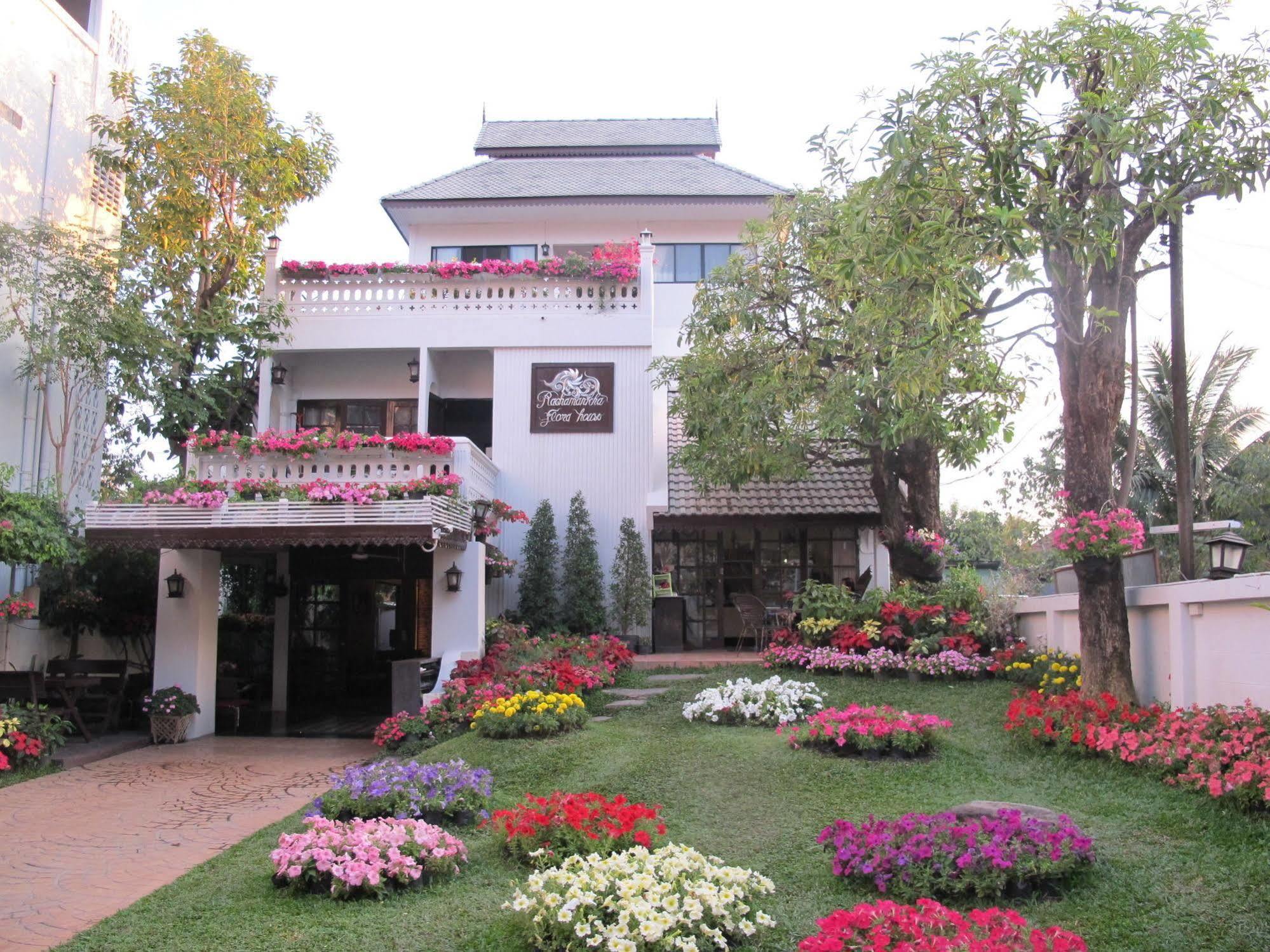 Rachamankha Flora House Hotel Chiang Mai Ngoại thất bức ảnh