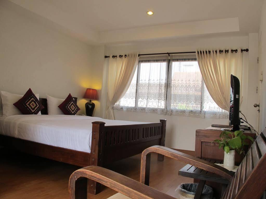 Rachamankha Flora House Hotel Chiang Mai Ngoại thất bức ảnh